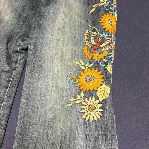 Embroidered MU Blue Jeans - Picture 2 of 8